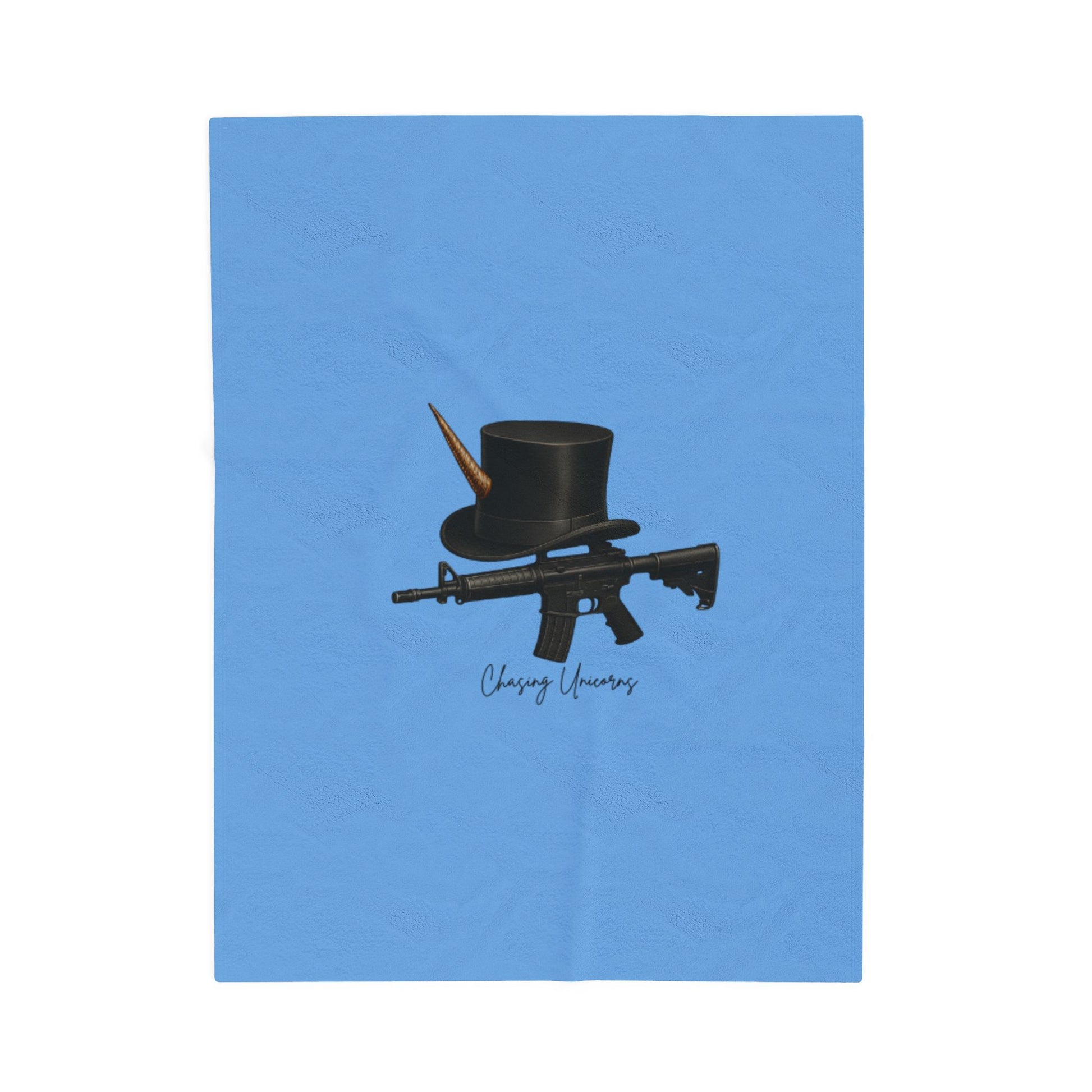 Chic Velveteen Plush Blanket with Hat and Gun Design, Cozy Throw for Home Decor, Unique Gift for Film Lovers, Stylish Bedroom Accessory