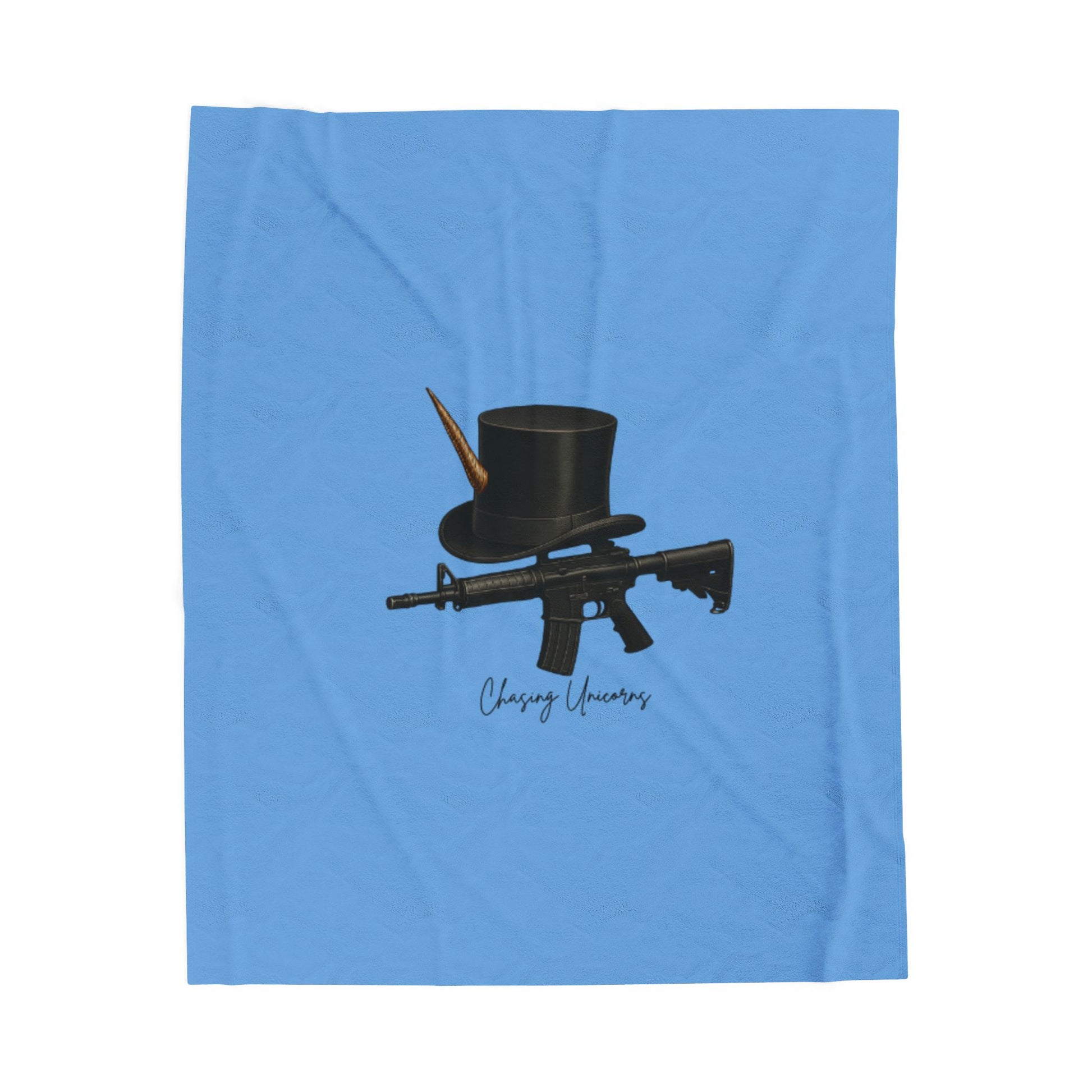 Chic Velveteen Plush Blanket with Hat and Gun Design, Cozy Throw for Home Decor, Unique Gift for Film Lovers, Stylish Bedroom Accessory